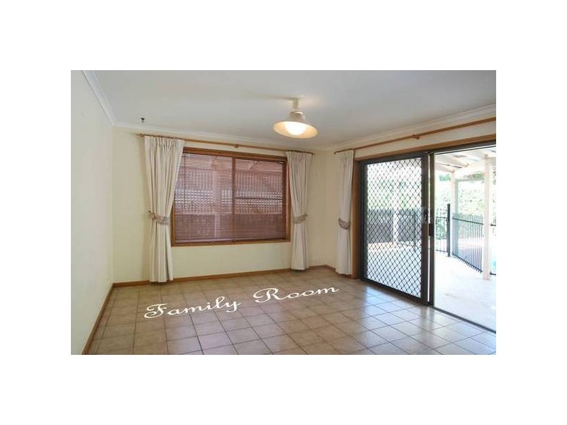 .8 Anne Marie Court, Victoria Point QLD 4165