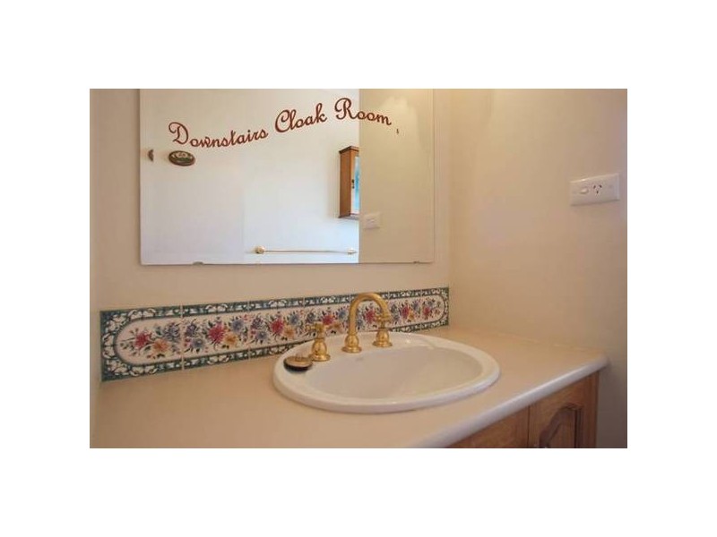 .8 Anne Marie Court, Victoria Point QLD 4165