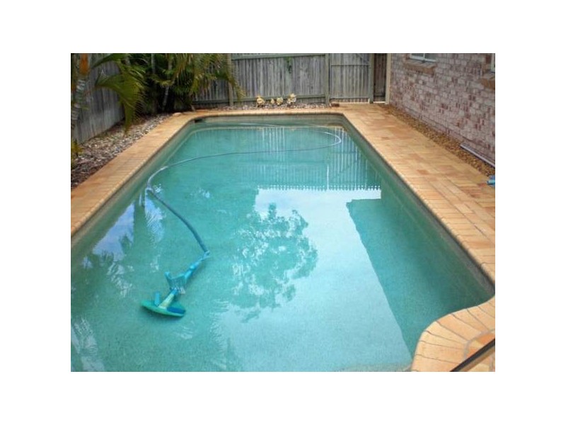 4 Woodrow Place, Cleveland QLD 4163