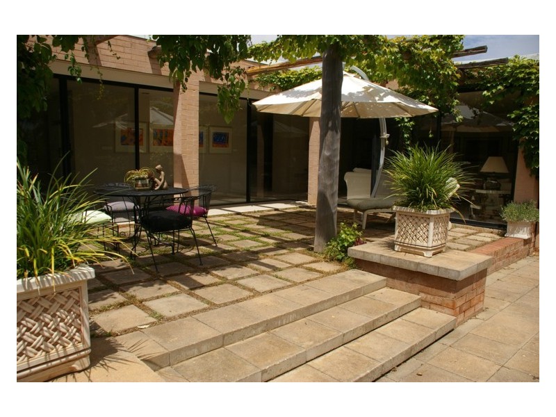 30 Gower Hardy Circuit, Cowra NSW 2794