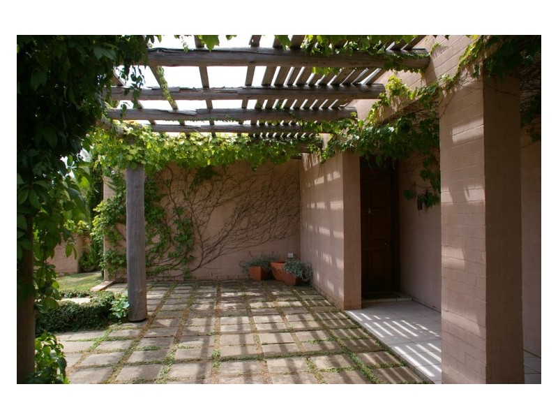 30 Gower Hardy Circuit, Cowra NSW 2794