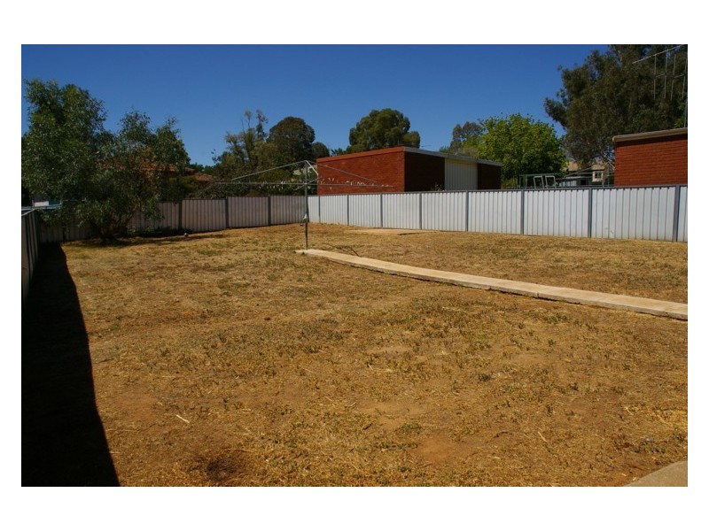4 Wollowra Street, Cowra NSW 2794