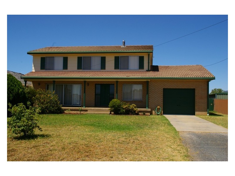 96 Lyall Street, Cowra NSW 2794