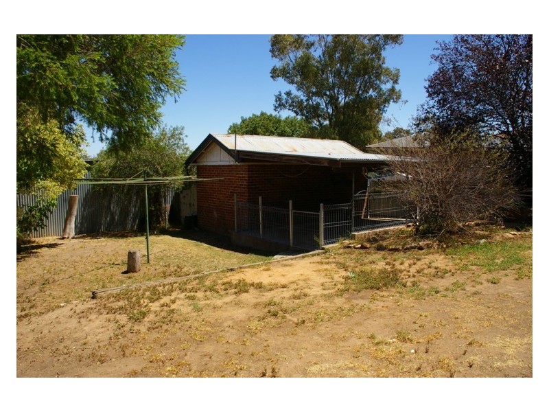 6 Smith Street, Cowra NSW 2794