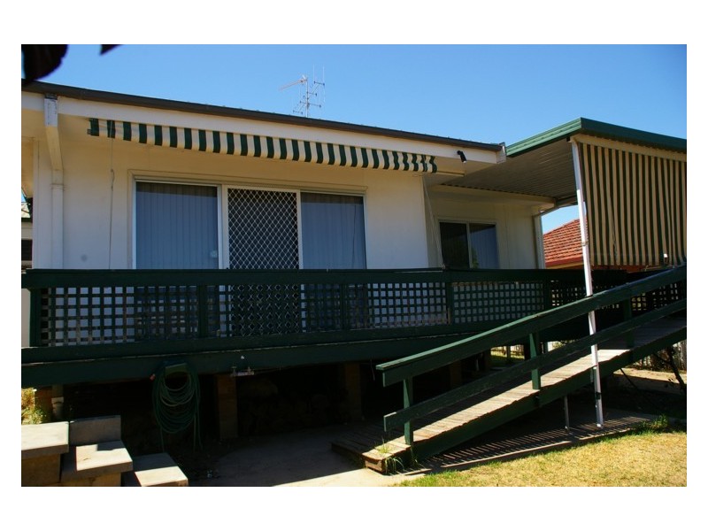 6 Smith Street, Cowra NSW 2794