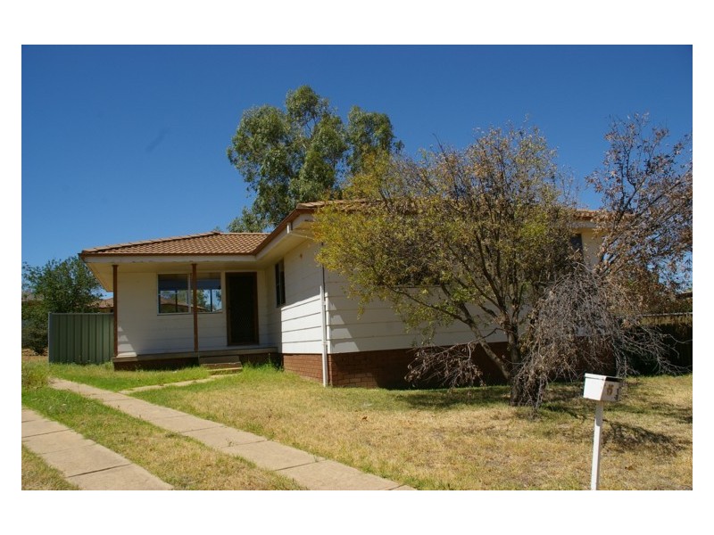 15 Jindalee Circuit, Cowra NSW 2794