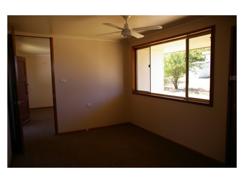 15 Jindalee Circuit, Cowra NSW 2794