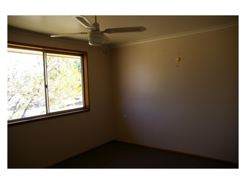 15 Jindalee Circuit, Cowra NSW 2794