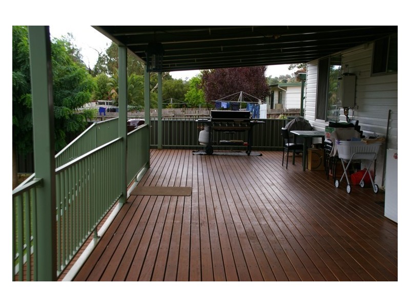 8 Newcombe Street, Cowra NSW 2794