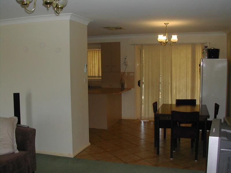 6 Echuca Place, Cowra NSW 2794