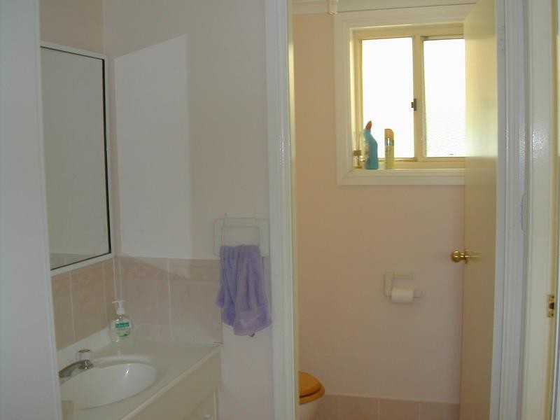 6 Echuca Place, Cowra NSW 2794