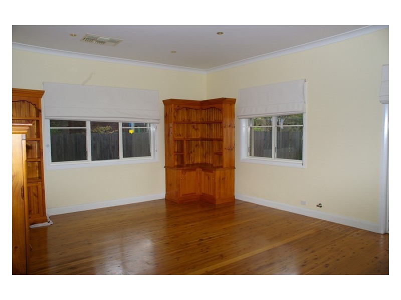145 Fitzroy Street, Cowra NSW 2794