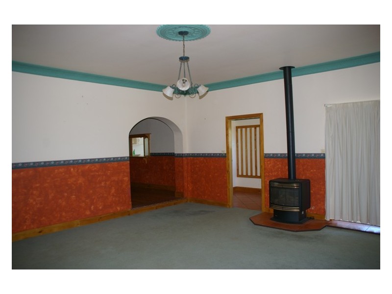16 Nelson Street, Cowra NSW 2794