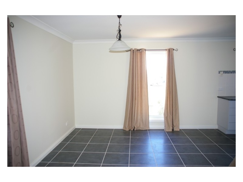 24 Chapman Street, Cowra NSW 2794