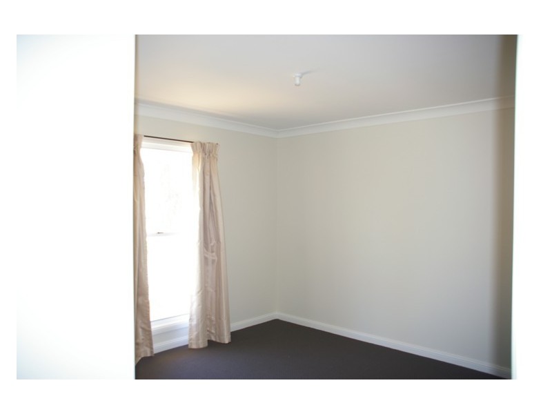 24 Chapman Street, Cowra NSW 2794