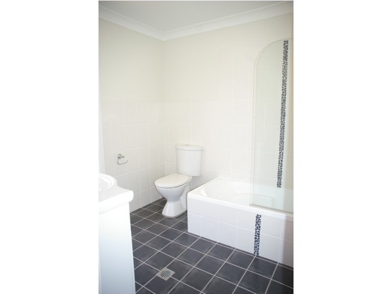 24 Chapman Street, Cowra NSW 2794