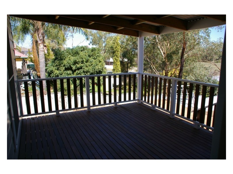 24 Chapman Street, Cowra NSW 2794