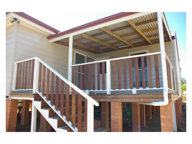 24 Chapman Street, Cowra NSW 2794