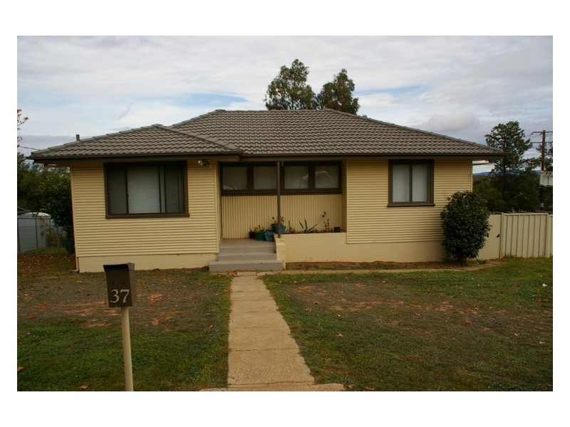 37 Bourke Street, Cowra NSW 2794