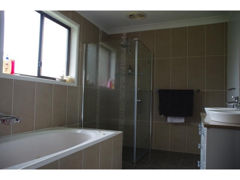 11 Daly Street, Cowra NSW 2794