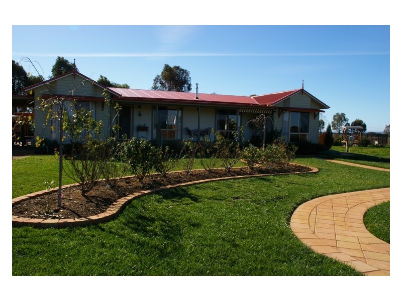 170 Barrs Road, Cowra NSW 2794