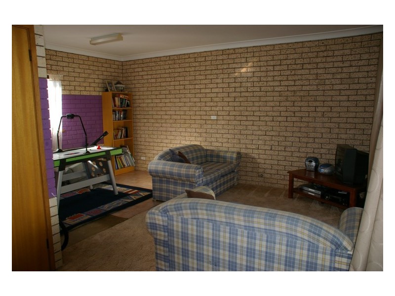 1 Newcombe Street, Cowra NSW 2794