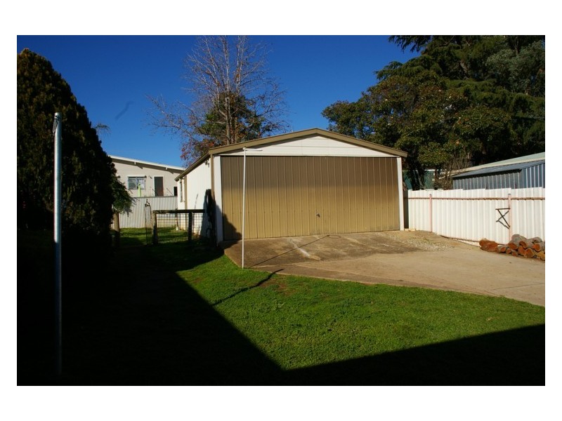 1 Newcombe Street, Cowra NSW 2794