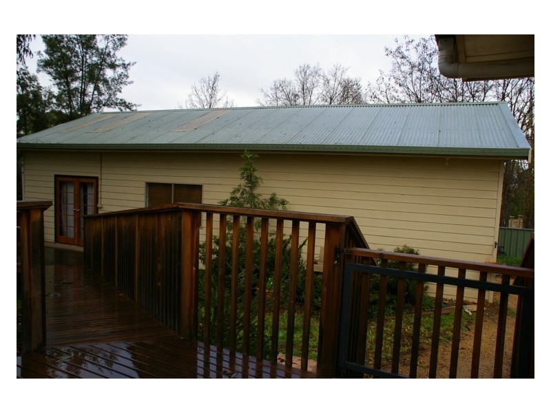 8 College Drive, Cowra NSW 2794