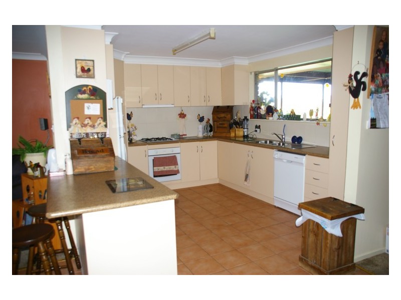 42 Kibbler Street, Cowra NSW 2794