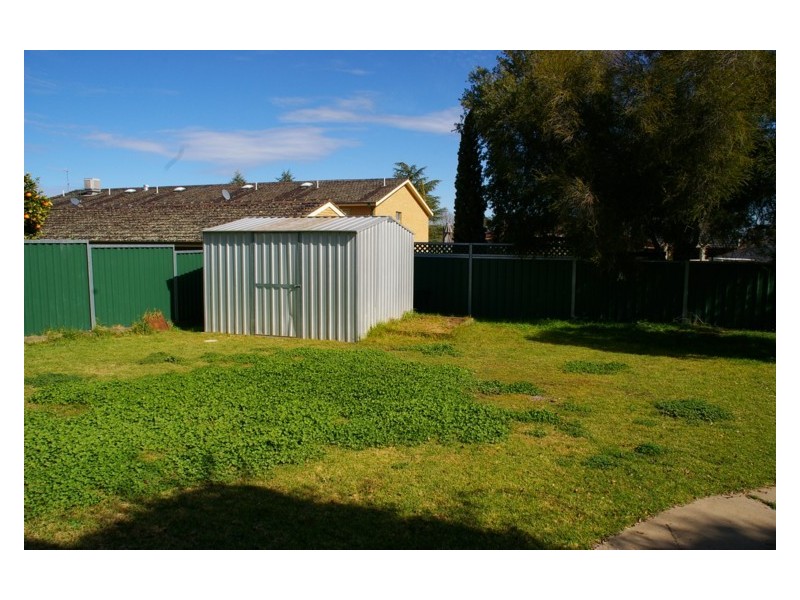 42 Kibbler Street, Cowra NSW 2794