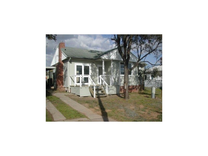 33 Eulo Street, Cowra NSW 2794