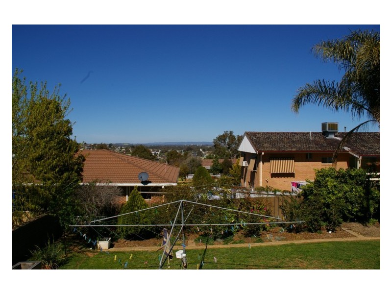 31 Wollowra Street, Cowra NSW 2794