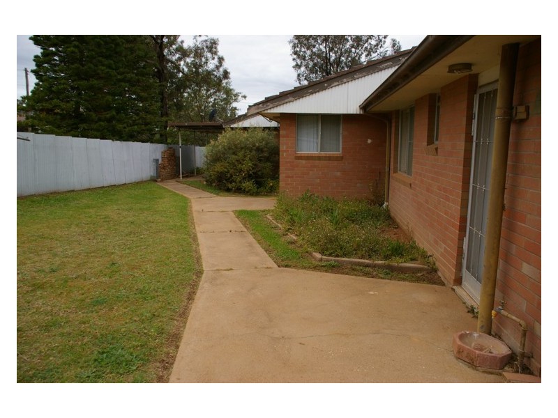 1, 2 & 3/100 Redfern Street, Cowra NSW 2794