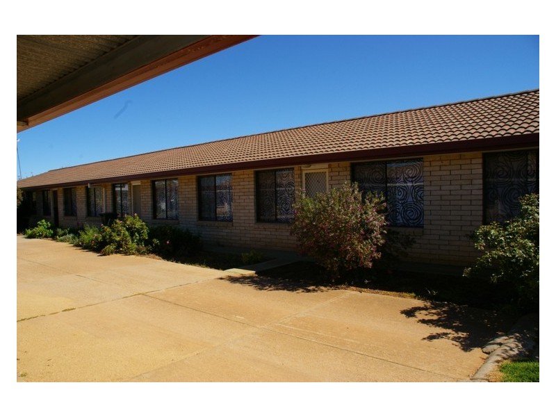 1-4/4 Cooyal Street, Cowra NSW 2794