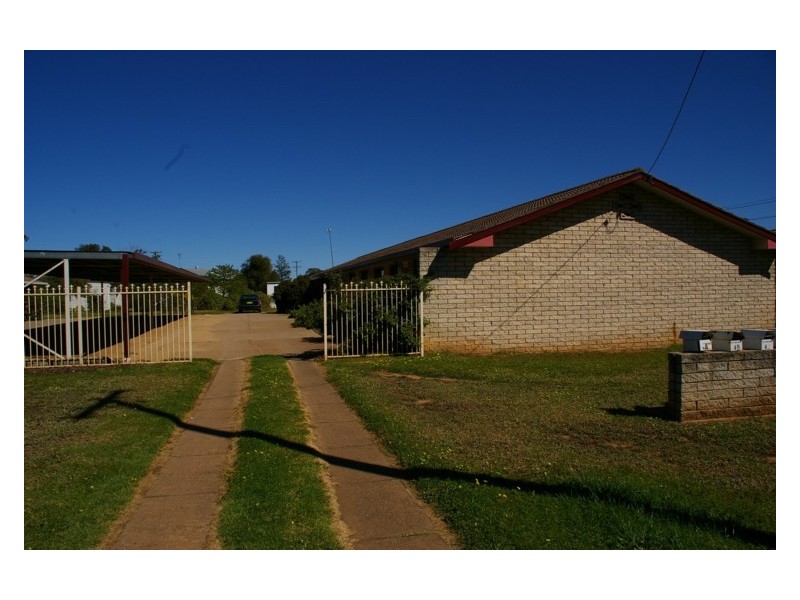 1-4/4 Cooyal Street, Cowra NSW 2794