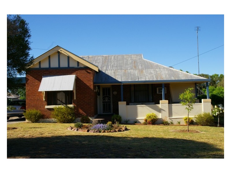 39 Courallie Street, Cowra NSW 2794