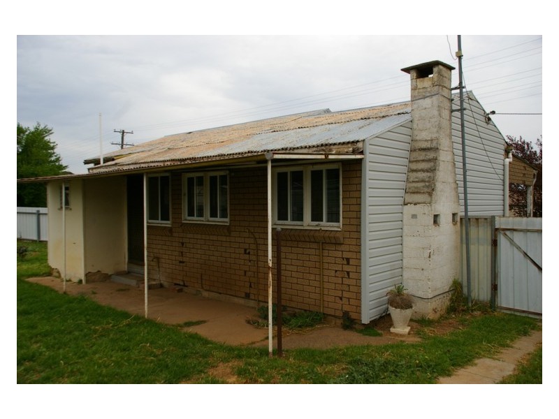 17 Mulyan Street, Cowra NSW 2794