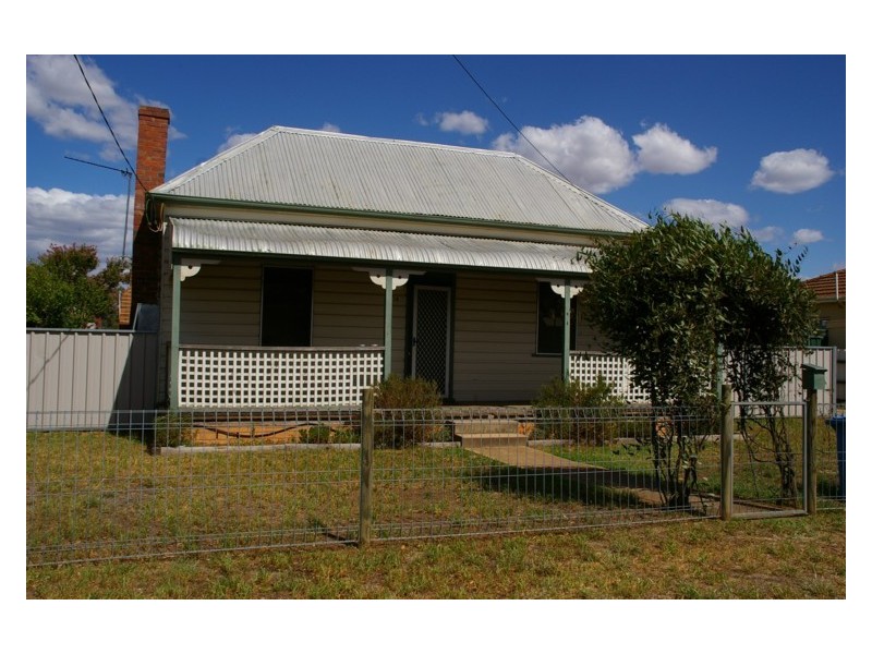 14 Shelley Street, Cowra NSW 2794