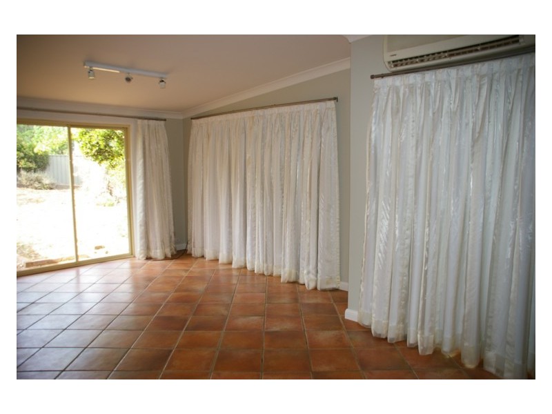 12 Main Street, Cowra NSW 2794