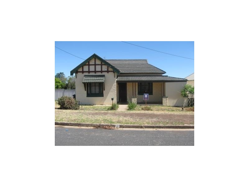 19 Parkes Street, Cowra NSW 2794