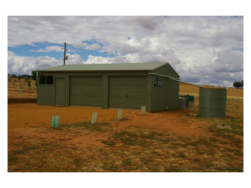 20 Kangaroo Flat Road, Cowra NSW 2794