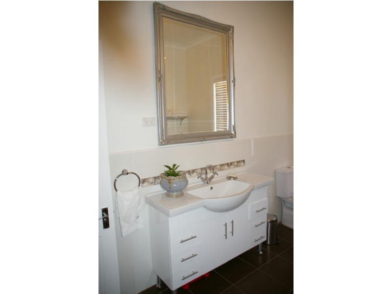 111 Fitzroy Street, Cowra NSW 2794