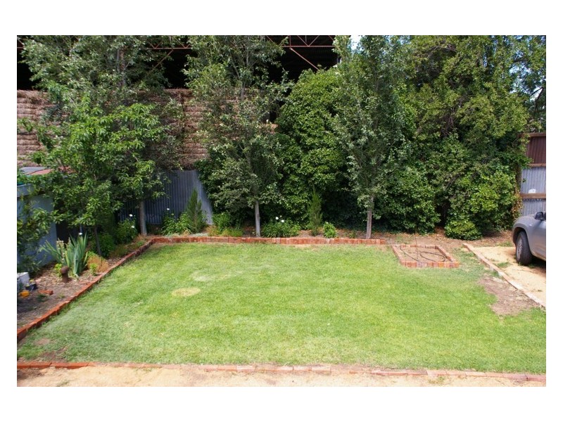 111 Fitzroy Street, Cowra NSW 2794