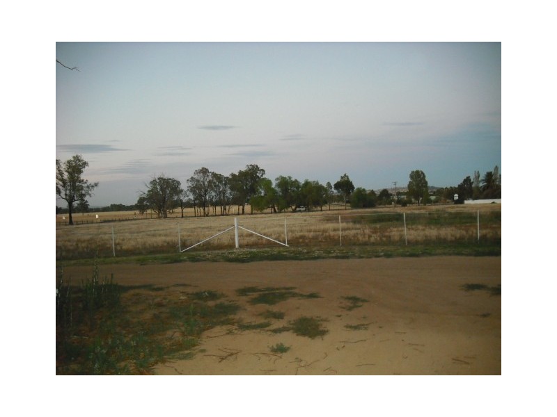 19 Airport Road, Cowra NSW 2794