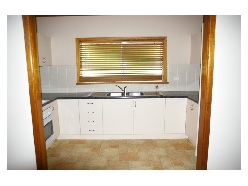 16 Parkes Street, Cowra NSW 2794