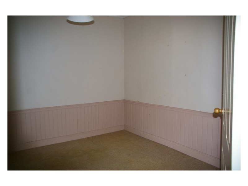 16 Parkes Street, Cowra NSW 2794