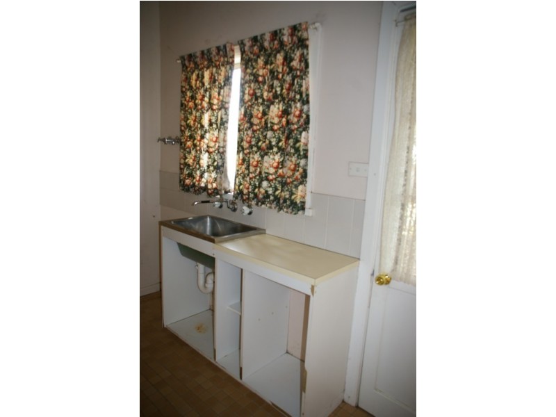 16 Parkes Street, Cowra NSW 2794