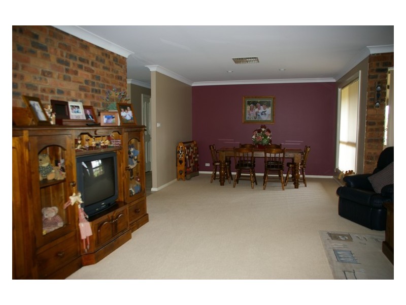 12 Shepherd Avenue, Cowra NSW 2794