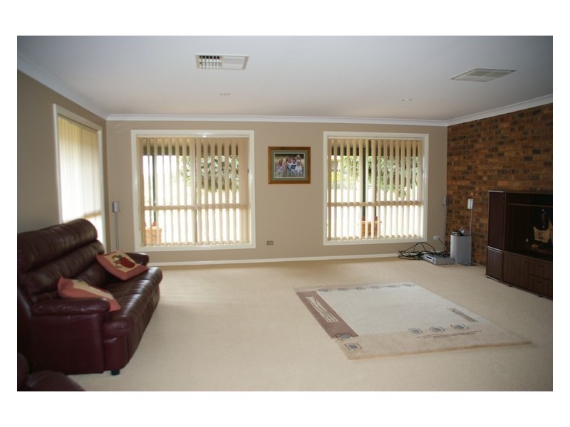 12 Shepherd Avenue, Cowra NSW 2794