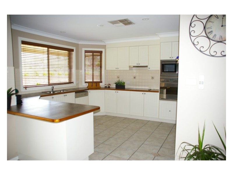 12 Shepherd Avenue, Cowra NSW 2794